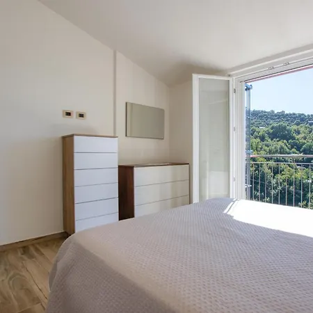 1 Bedroom Stunning In דירה *