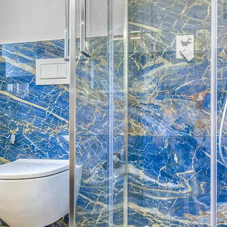 1 Bedroom Stunning In *